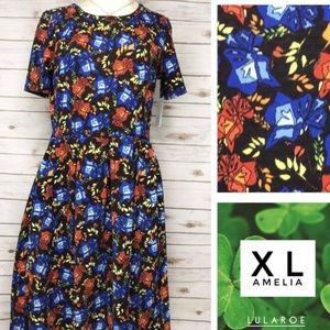 COPY - Size XL Red/blue flowers Amelia w/pockets